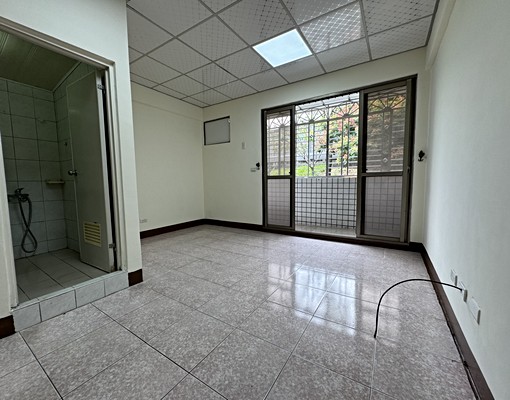 陽明國中登輝美景1+2樓店住|3房2廳3衛 - Image 7