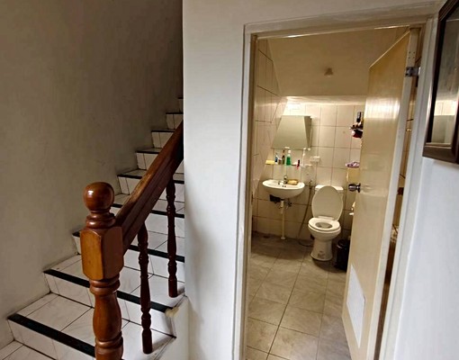 ⭐️獨立大套房附客廳⭐️遠離塵囂可租補.附廚房和庭院公共空間 - Image 3