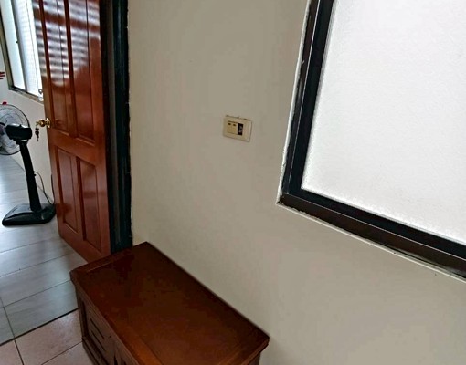 ⭐️獨立大套房附客廳⭐️遠離塵囂可租補.附廚房和庭院公共空間 - Image 5