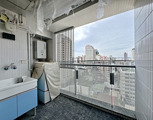 可租補可雙平車◆勤美公益商圈◆一卡皮箱入住◆精美兩房平車 - Image 11