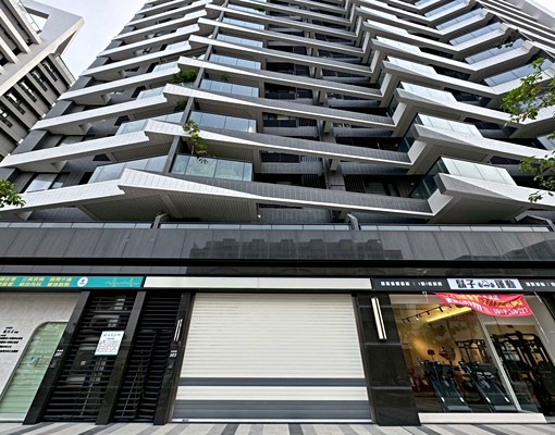 ⭐人潮錢潮強強滾⭐新五甲⭐黃金店面⭐ - Image 1