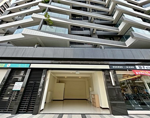 ⭐人潮錢潮強強滾⭐新五甲⭐黃金店面⭐ - Image 4