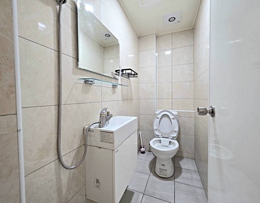 吱吱💖🦁超便宜大三房/台水台電🥇合租首選/大陽台獨洗曬 - Image 14