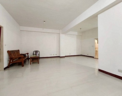 室內空間近30坪，可在一樓空地停1車，可住家也可當工作事務所 - Image 2