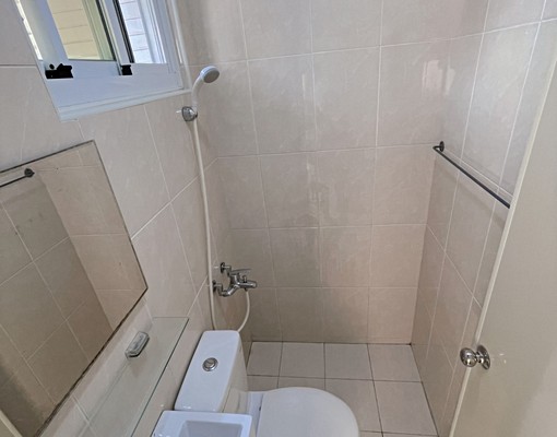 健康路陽光套房_近南大_可租補.可報稅 - Image 5