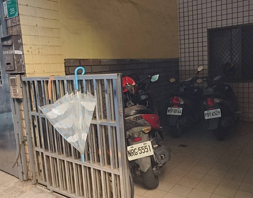 租補套房!南台/走路上學/奇美醫院/南科 - Image 1