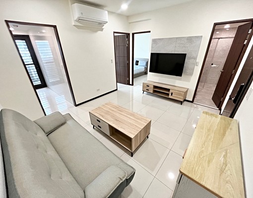 米蘭兩房.車位✨可租補.可貓✨採光好✨公設機能多✨進國道74 - Image 1