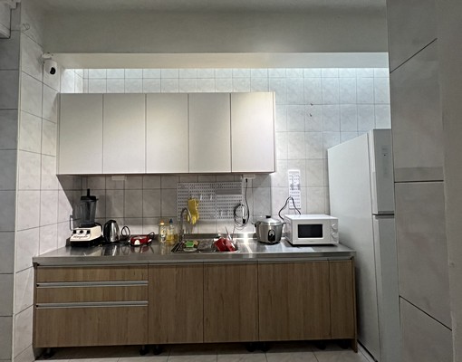 套房近成大，市中心且安靜，全新裝潢，提供廚房、客廳等公共空間 - Image 3