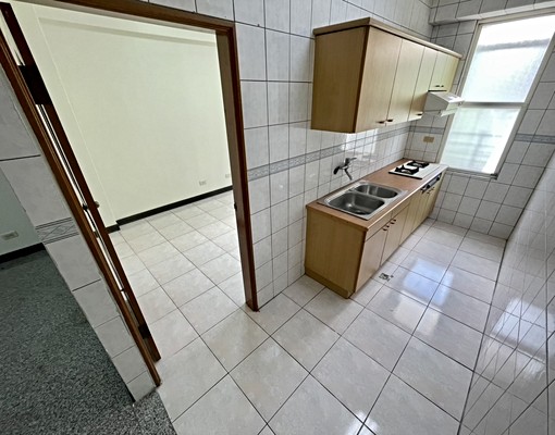 全新整理大空間🔥可貓可租補大三房傢俱電可補台水電一層一戶 - Image 6