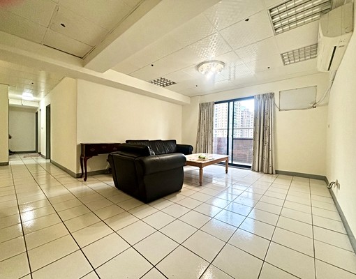 黃金地段秒殺案🔥電梯大四房管理員室內坪數超大無敵視野戶 - Image 2