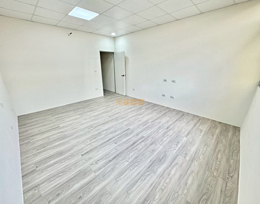 兆基社會住宅🏠全新整理太平透天5房⭐門前可停車⭐可租補 - Image 2