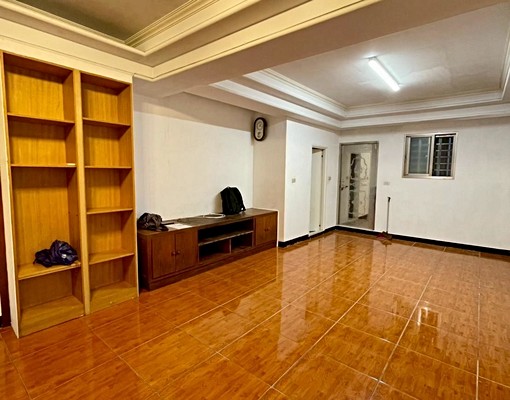 易居✨🐣一樓大空間｜免爬樓梯｜門前可停車 - Image 1