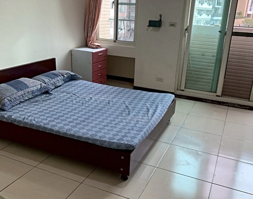 太平樹孝路商圈旁6坪附陽台大房間、乾淨衛浴、公用舒適空間 - Image 1