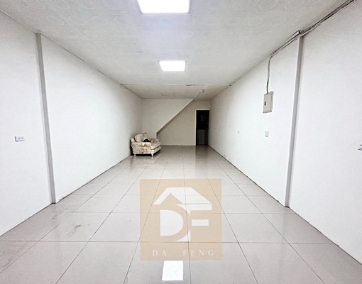 🏡東區大透天|可入戶籍、可租補、可報稅|一樓可停車🏡 - Image 1