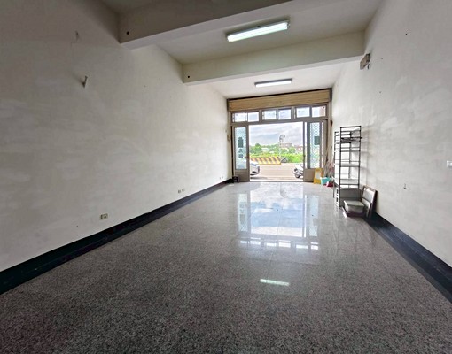 近高鐵電梯透天金住店 - Image 1