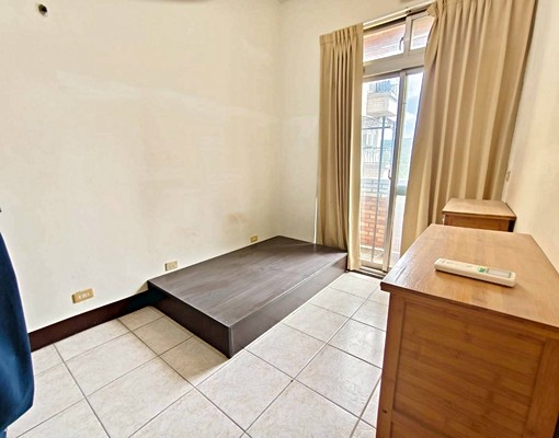 近高鐵電梯透天金住店 - Image 8