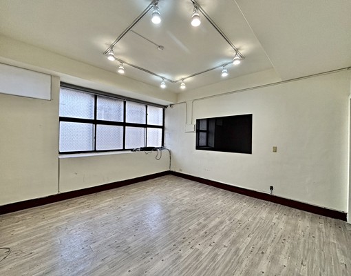 🌳青島路三段🏡整棟透天店面💰可營登✨文昌東三街 - Image 11