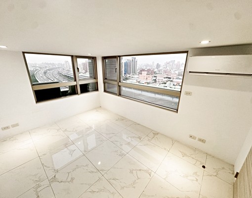 近捷運三和國中【電梯3房1廳】樓中樓★有警衛★垃圾代收 - Image 4