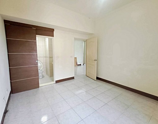 五甲南華路商圈正三房出租/可租補 - Image 12