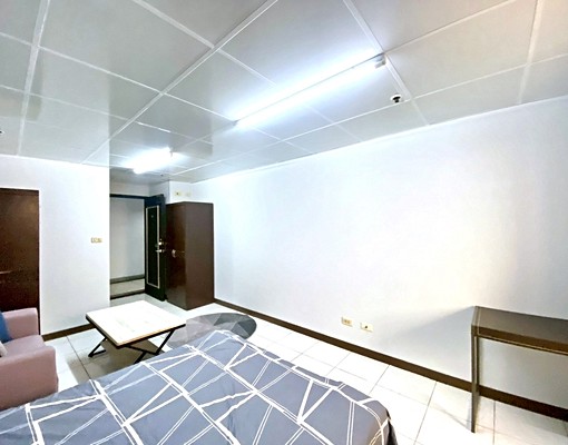 近火車站新時代✅高樓視野/陽台獨洗/可雙租補✅電梯管理員 - Image 5