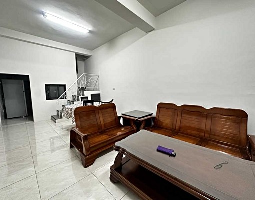 楠梓台積電一分鐘⭐全棟翻新透天3房⭐附家具電.拎包入住 - Image 1