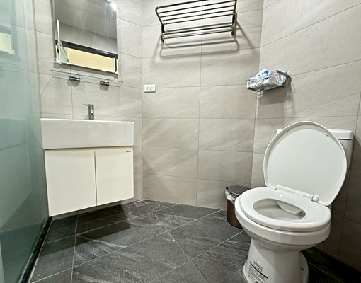 尊信社宅/火車站前套房/台水台電/免仲可補助/機能優 - Image 10