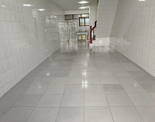 獨家^^高雄車站長明街店住騎樓透天出租 - Image 3