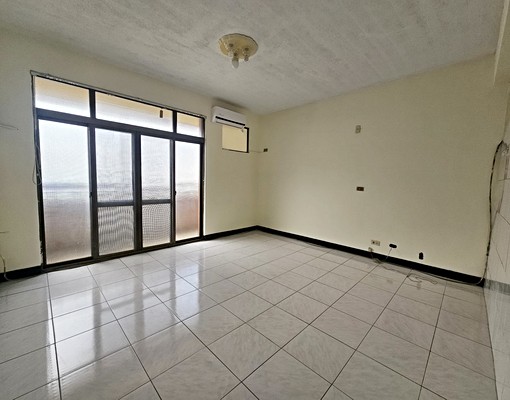 ★★★誠信小施🏠近星光市集大坪數透天 - Image 4