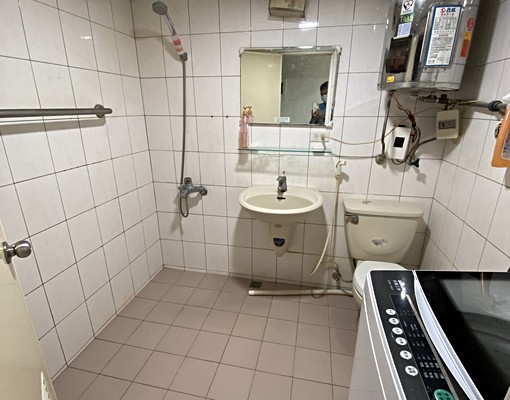 電梯大樓、可申請租屋補助🚩獨立套房、交通方便 - Image 2