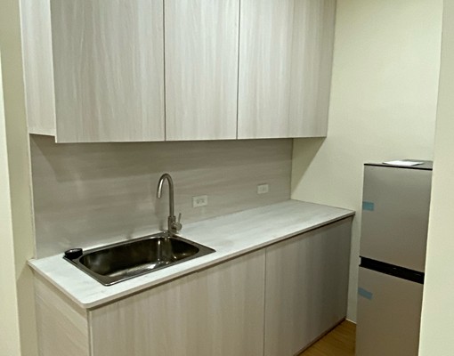 近市政府新裝潢透天2樓舒適套房(可租補) - Image 4