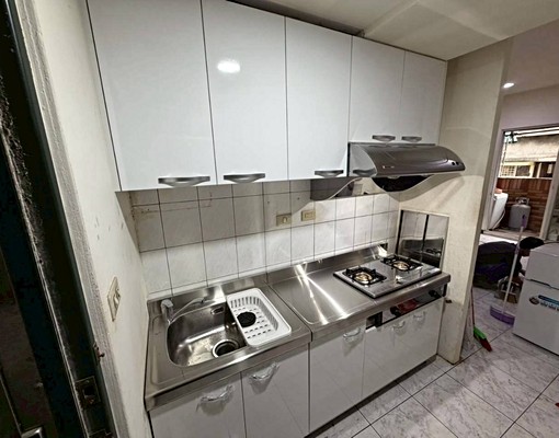 【成功路110號｜10樓獨立套房（電梯大樓）】 - Image 1