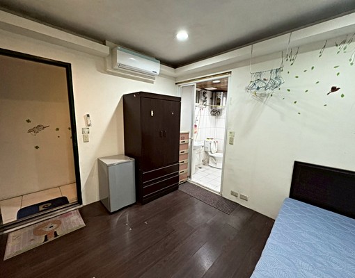 中原❣️租金便宜、包網路第四台、格局方正、家具齊全 - Image 4