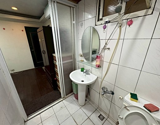 中原❣️租金便宜、包網路第四台、格局方正、家具齊全 - Image 6