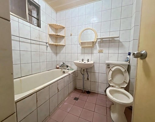 可養寵可神明廳/旁邊即為裕民夜市/周遭生活機能完善 - Image 5