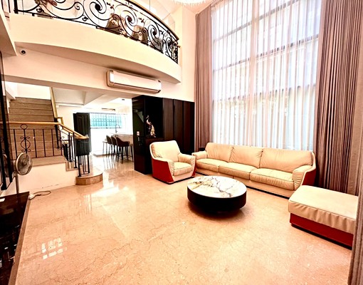 🔥精銳溫莎總裁七期指定款✨可寵租補雙平車✨整棟豪華挑高四房 - Image 1