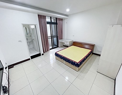 逢甲大學⛅新光三越⛅秋紅谷⛅小資首選⛅大空間⛅陽台獨洗曬 - Image 1