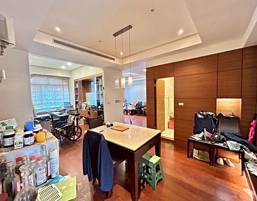 稀有豪宅4房+車位、可雙租補、代收垃圾包裹、完善公設 - Image 4