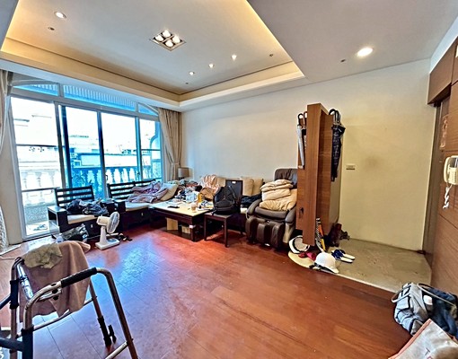 稀有豪宅4房+車位、可雙租補、代收垃圾包裹、完善公設 - Image 3