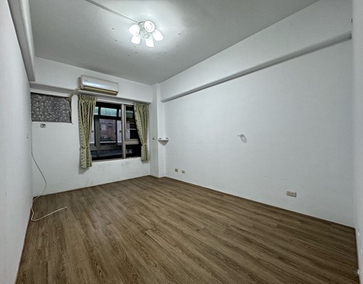 空屋出租龍安街大空間三房車前後陽台樓下是公園 - Image 5