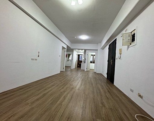 空屋出租龍安街大空間三房車前後陽台樓下是公園 - Image 2