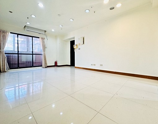 ⭐可租補入籍⭐福德商圈生活電梯大兩房🍀配家具家電 - Image 1