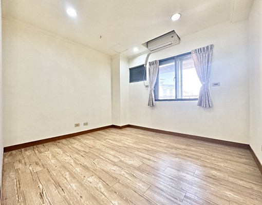 客廳大房間大丨福德生活採光三房丨公車可到東湖南港【住商小睿】 - Image 6