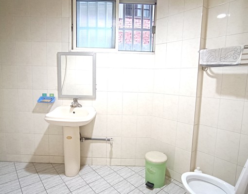 逢甲文華路三房附傢俱、電器(免管理費) - Image 7