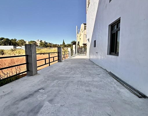 龍井整棟透天|可租補、戶籍|可寵|庭院可停3台車 - Image 2