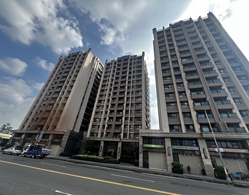 小港中安路哲園大樓三房｜附平面車位(可租補) - Image 2