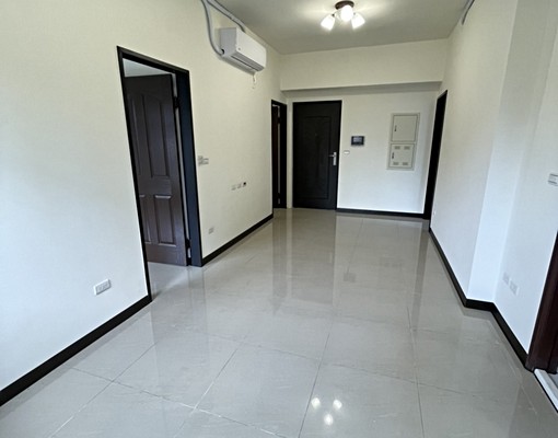 電梯大樓三房招租，房間廁所皆有窗戶通風佳 - Image 2