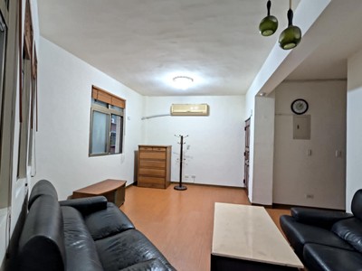 信義區屋主自售近捷運邊間四樓頂加蓋3房2廳2衛1陽台誠可議