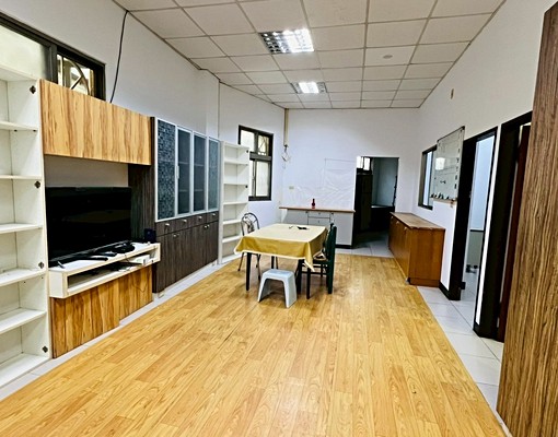 一中商圈旁近中科大稀有邊間一樓大兩房 - Image 1