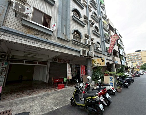 【租】東區可租補入戶籍2房採光(另有店面及三樓可分租) - Image 3