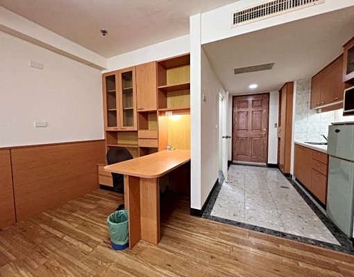 朝東採光佳，電梯可寵大套房，可加業務Line - Image 3